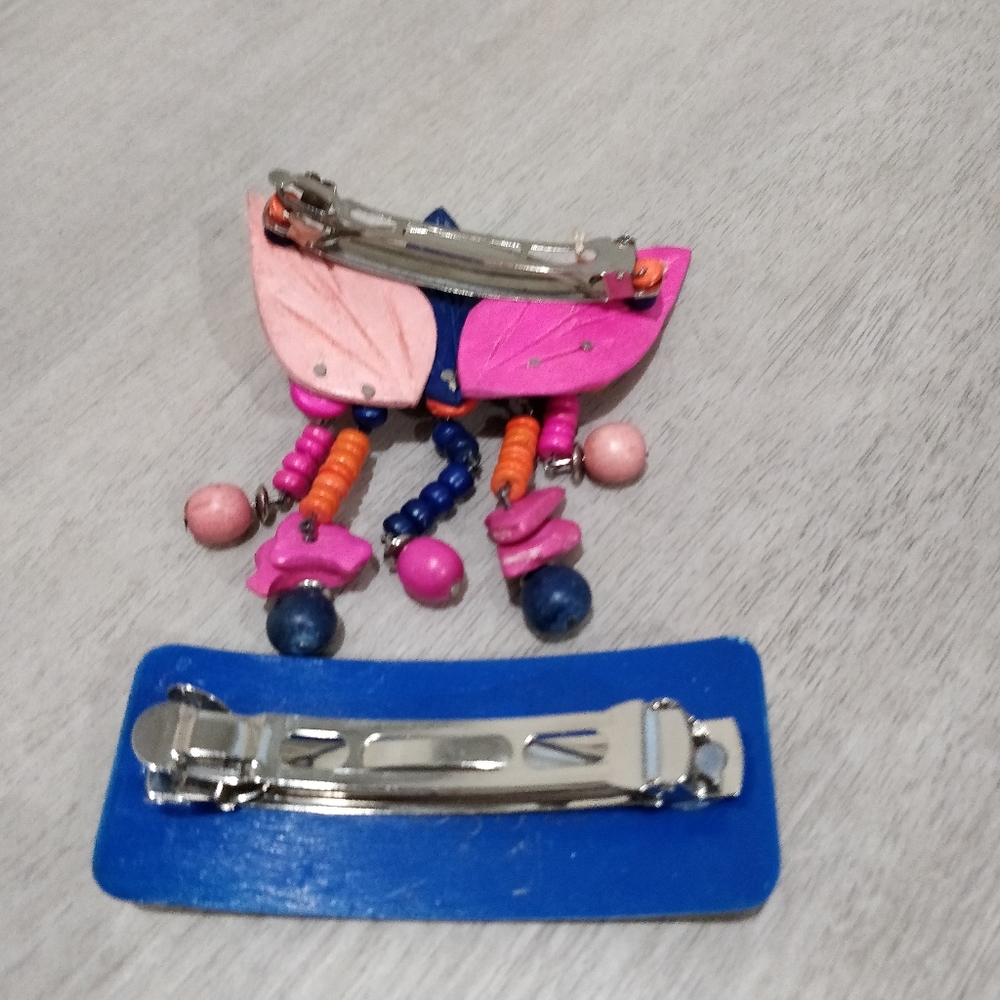 (3/$15) Vintage hair clip set - Picture 6 of 6